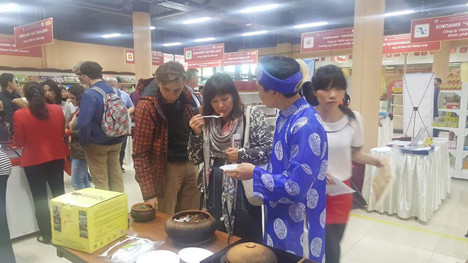 Tại hội chợ Nga, món cá kho Bá Kiến được người ẩm thực hết sức yêu thích