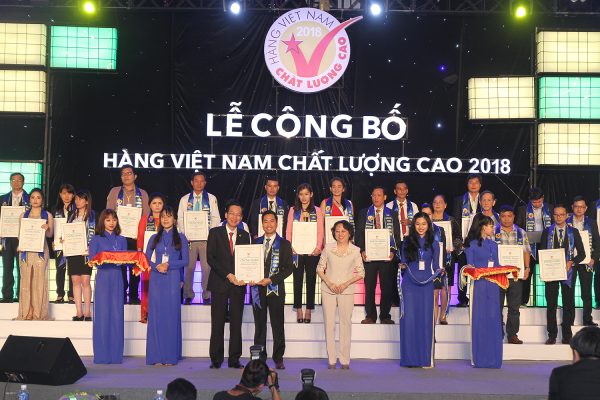 DASAVINA nhận chứng nhận Hàng Việt Nam chất lượng cao năm 2018